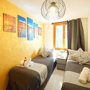 Gondola View Apartment